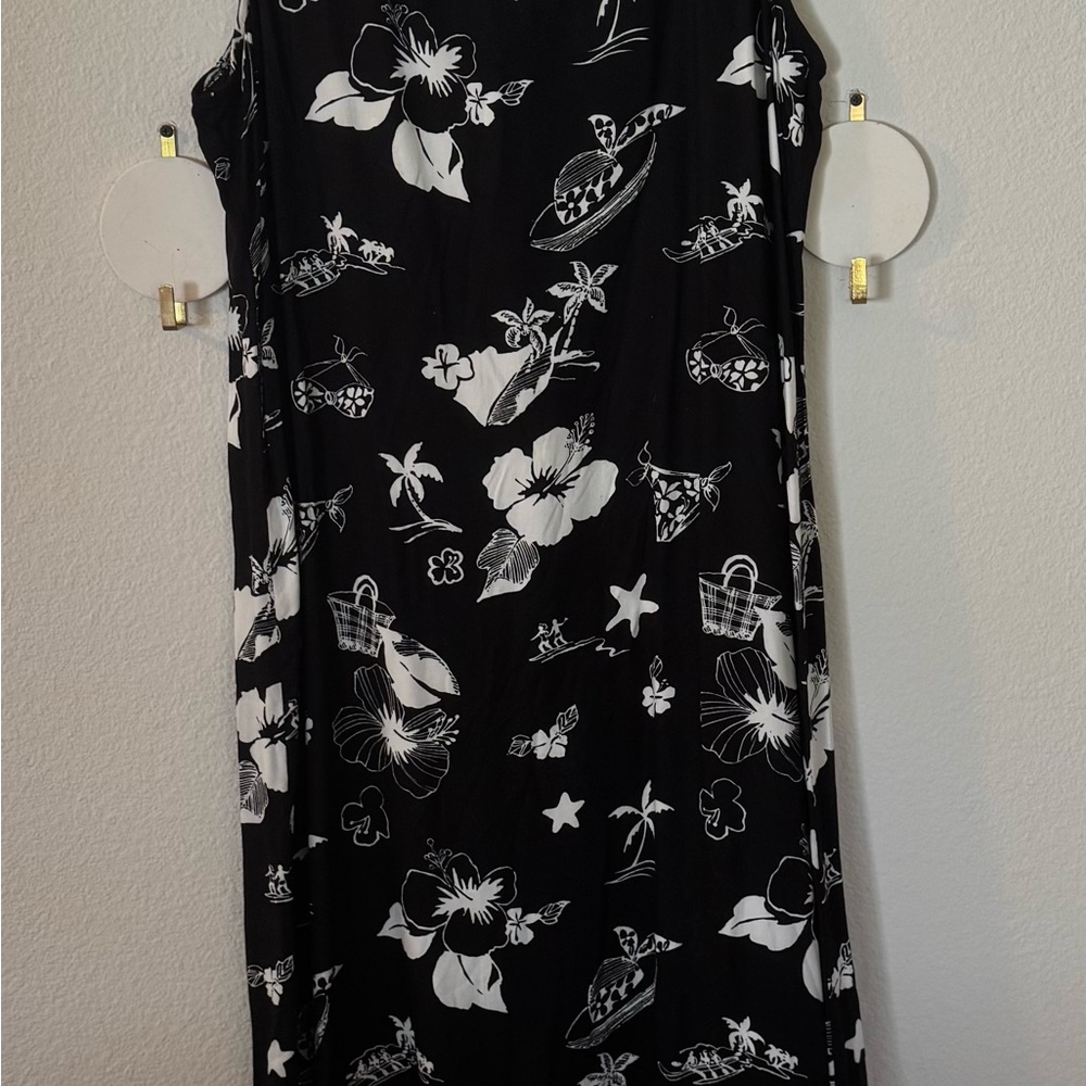 Black and White Halter Neck Maxi Sundress